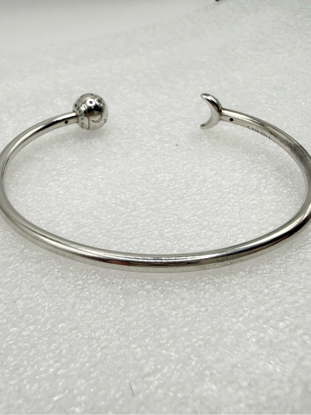 This Pandora Moments Moon & Stars Open Bangle sterling silver - Picture 4 of 10